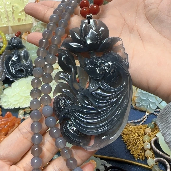 未镶嵌蛇纹石玉吊坠
