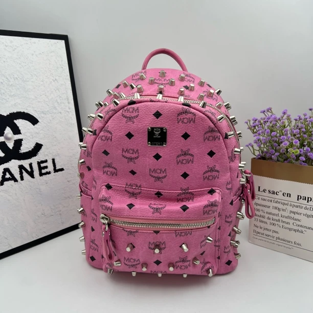 95新 MCM 8218/粉色铆钉小号双肩包