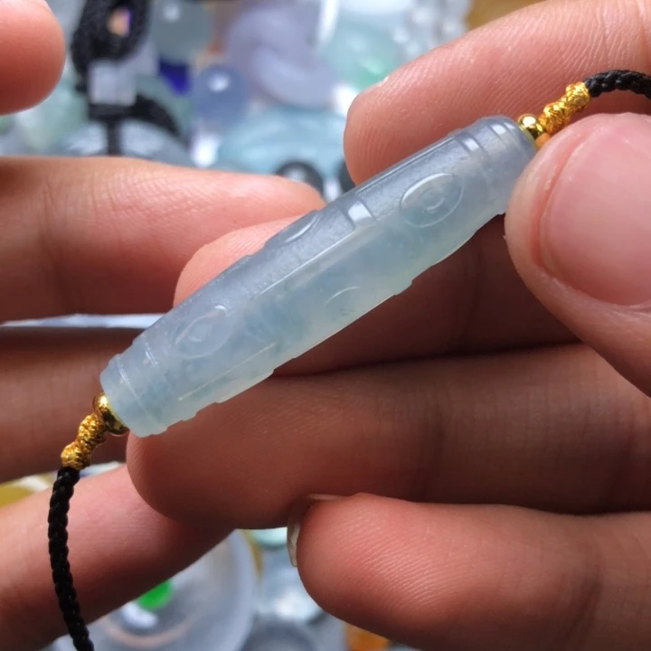 定制翡翠未镶嵌挂件