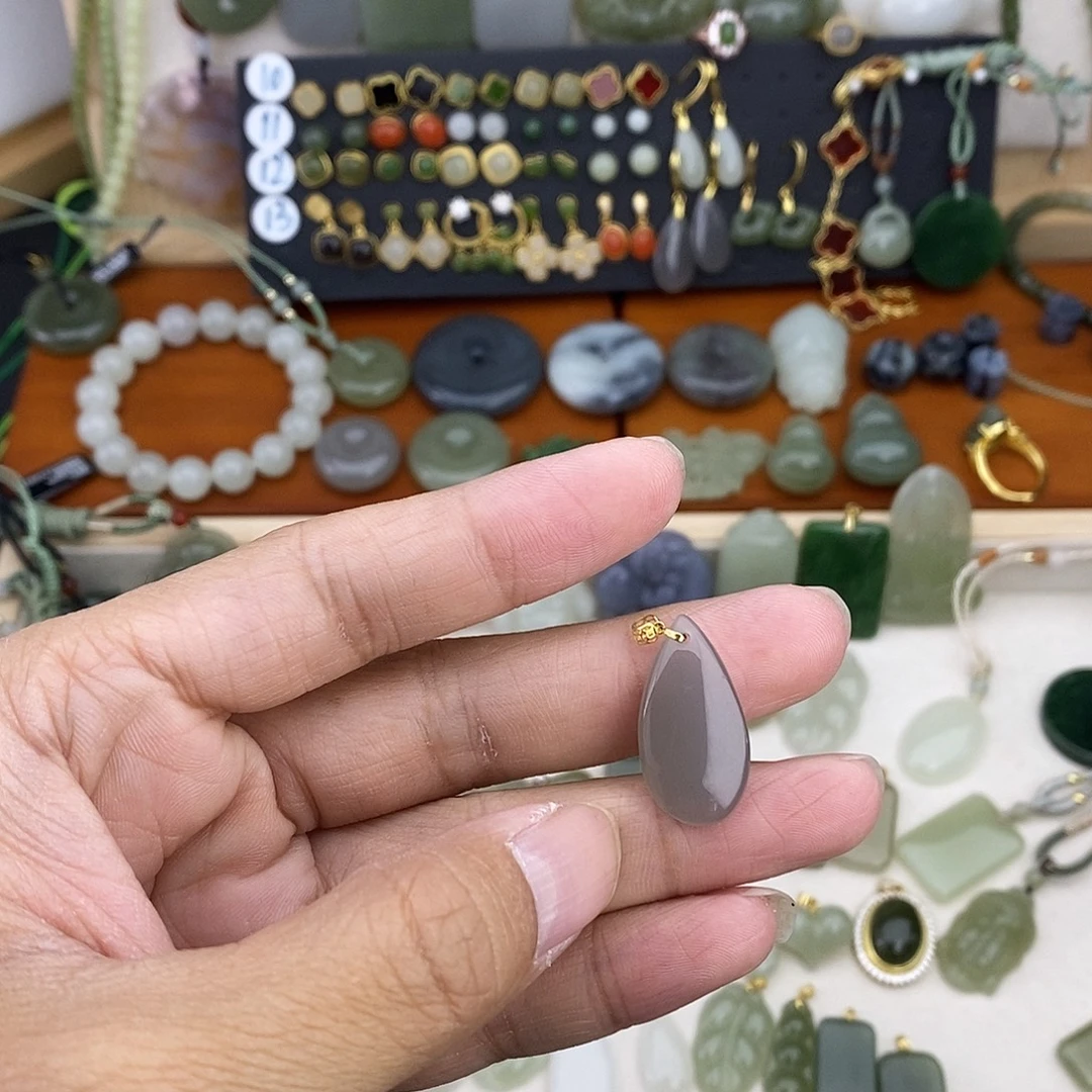 和田玉18K金镶嵌吊坠(不含链)