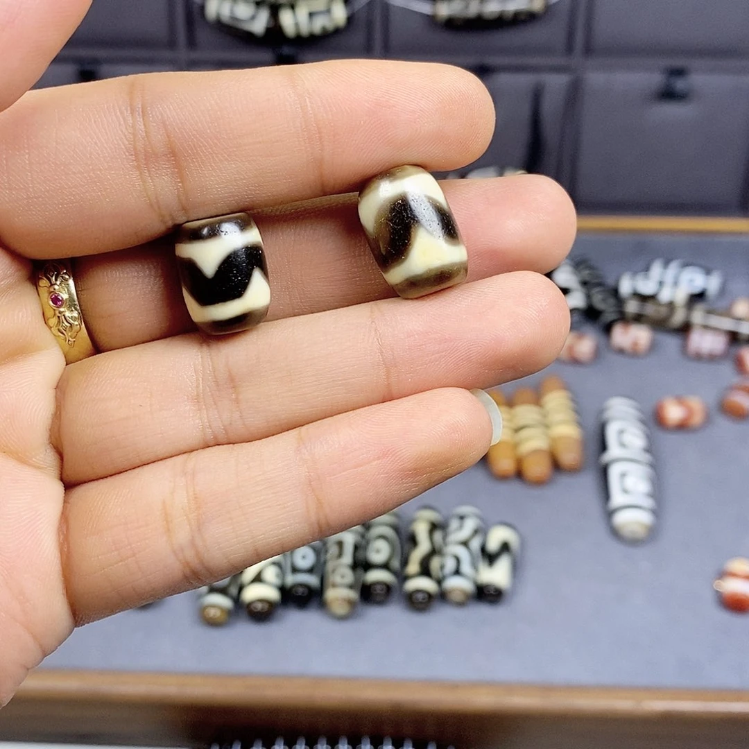 王***d玛瑙/玉髓劲饰未镶嵌