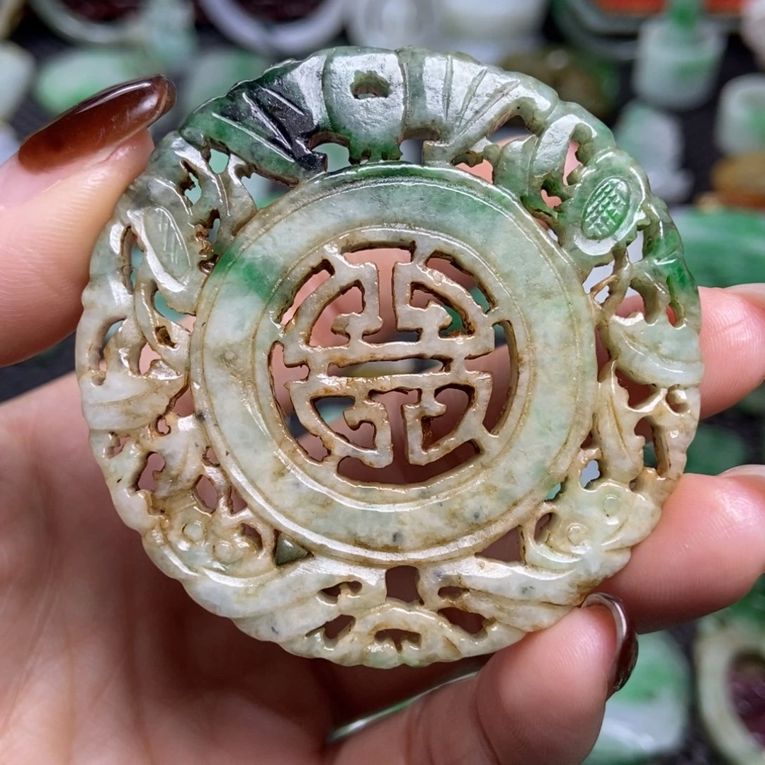 翡翠未镶嵌挂件清