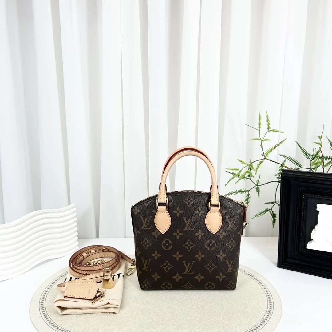 95新 LouisVuitton/路易威登 LV 单肩斜挎包 62718