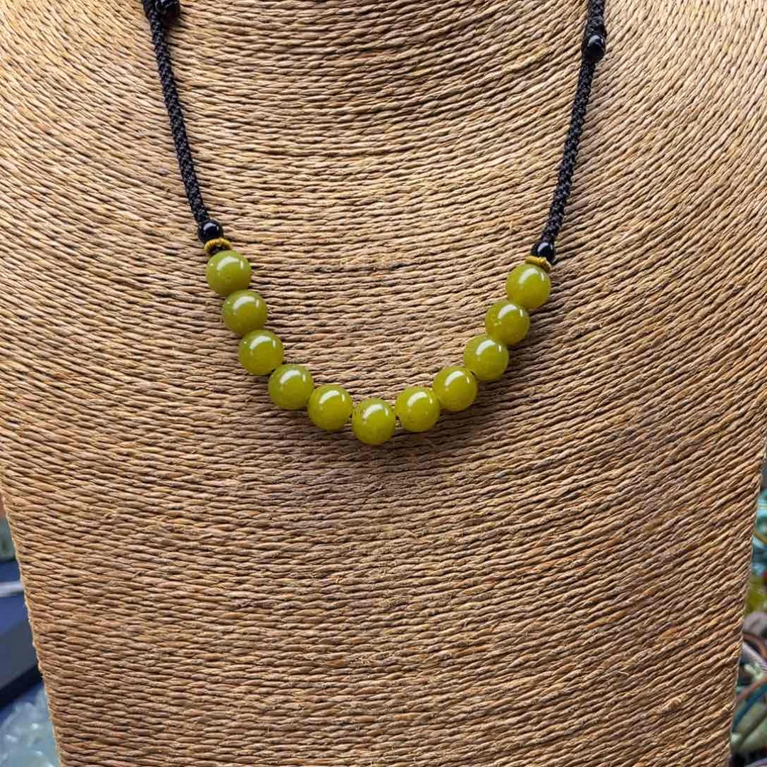 蛇纹石玉未镶嵌颈饰