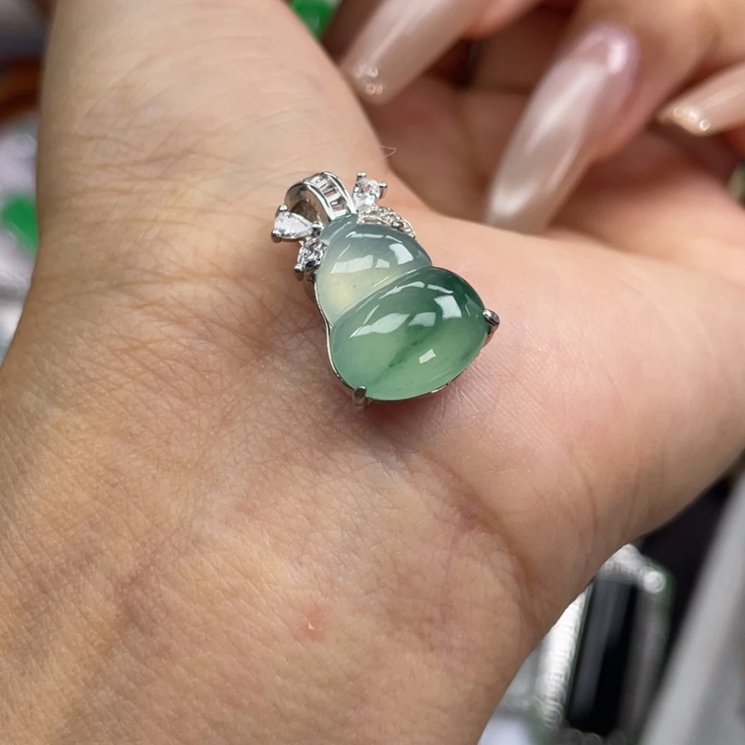 颈饰银S925镶嵌翡翠吊坠