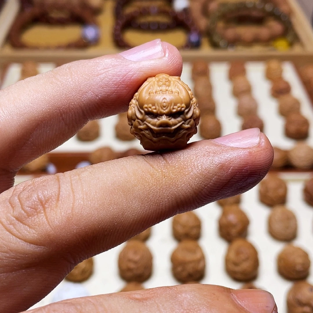 錦***程猴头核桃吊坠16左右猴头核桃大威德