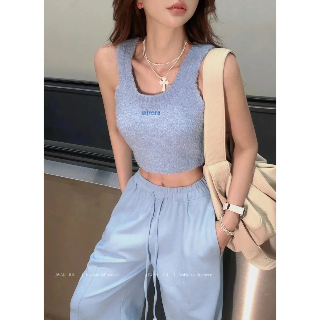 【小鱼】秋款毛绒绒显瘦短款时尚百搭修身背心LWJ24A1T538