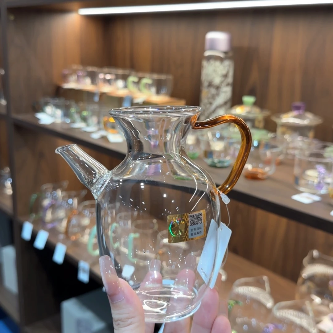禾器昭然琥珀色。。。。
