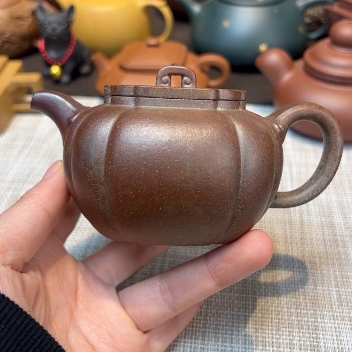 茶壶紫砂太极，容量210毫升，本绿柴烧