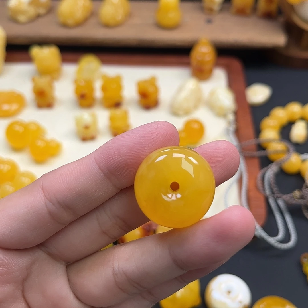 琥珀未镶嵌珠宝奇石