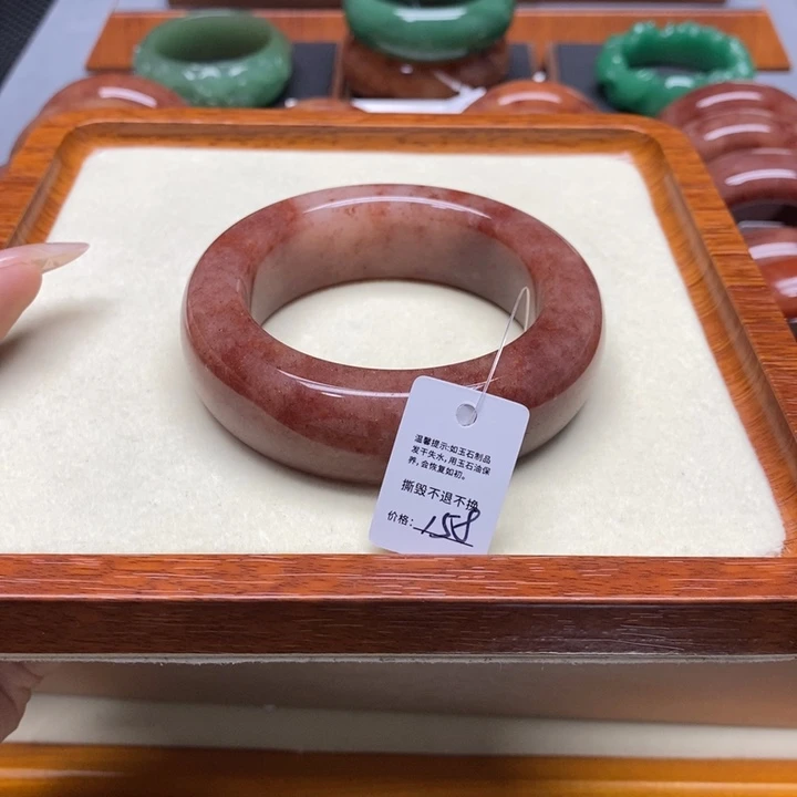小***蛋未镶嵌手镯石英质玉