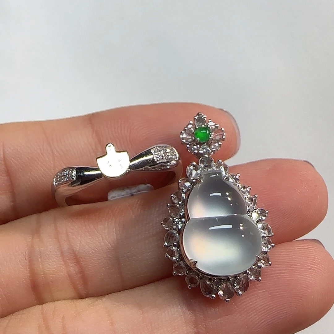 翡翠18K金镶嵌戒指葫芦两用