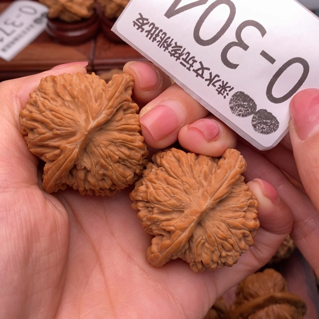 文玩核桃把件43四座楼