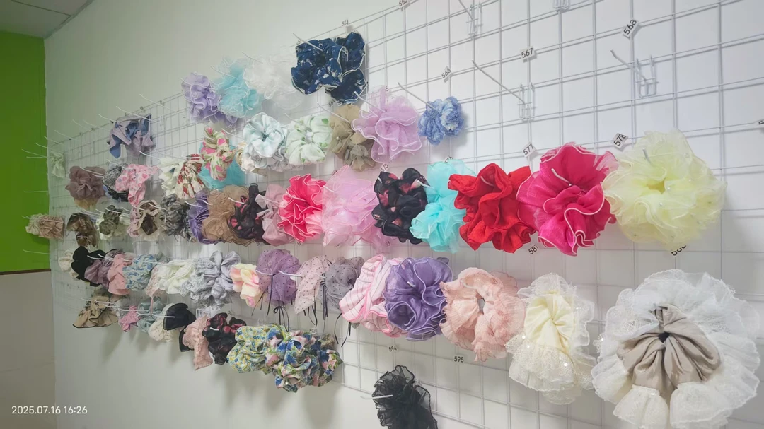 清清 波光闪闪肠圈方巾