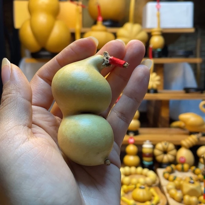 是****天然葫芦自然生长