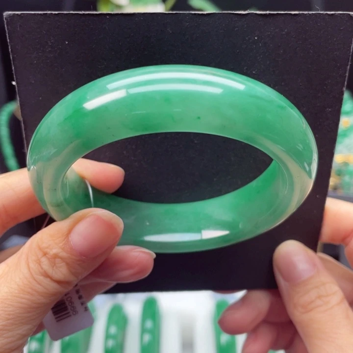 石英质玉手镯未镶嵌60-61