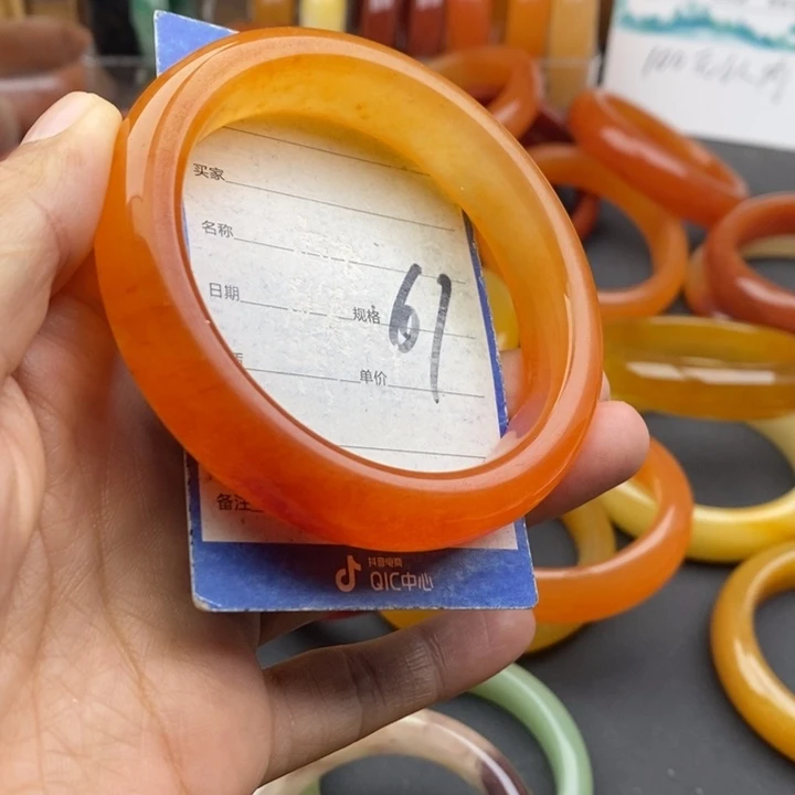 未镶嵌手镯石英质玉