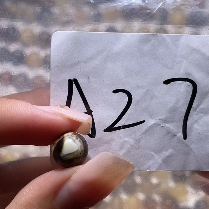 琥珀未镶嵌裸石9.7福利