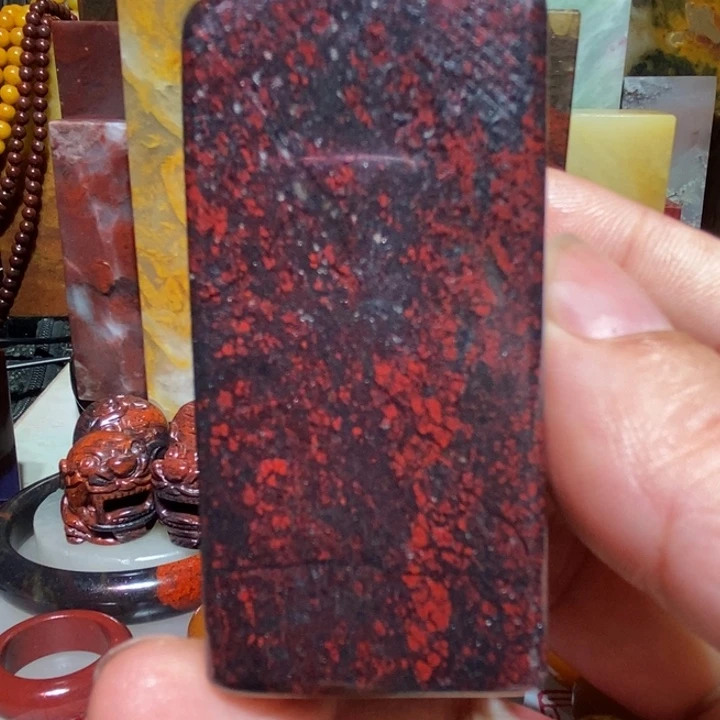 玉桂林鸡血红玉印