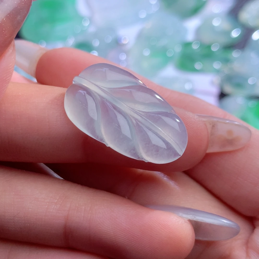 翡翠未镶嵌颈饰缅甸