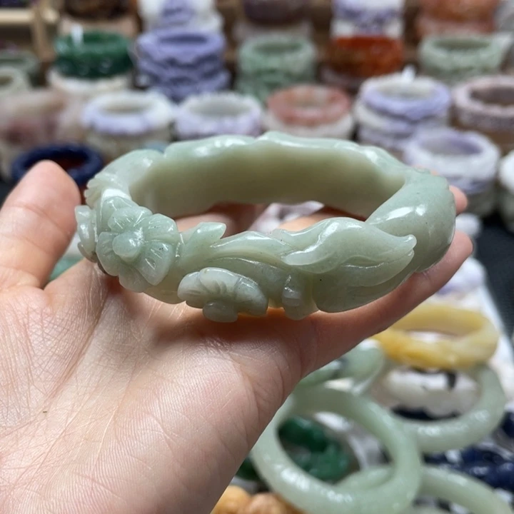 未镶嵌手镯石英质玉