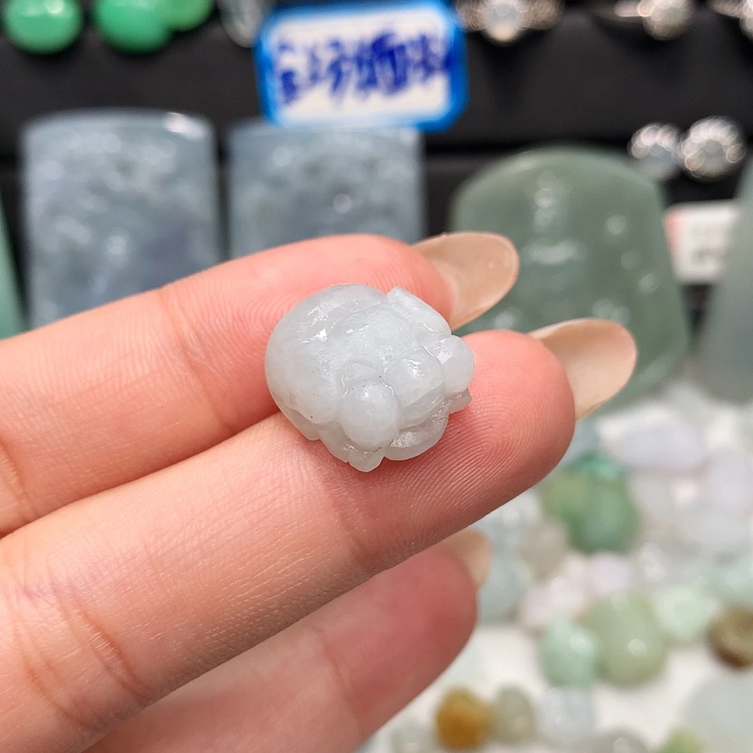 翡翠未镶嵌颈饰毛货小猪