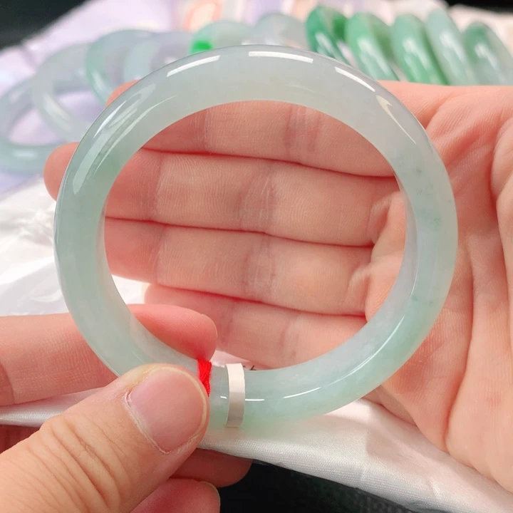 翡翠手镯未镶嵌缅甸A货翡翠手镯