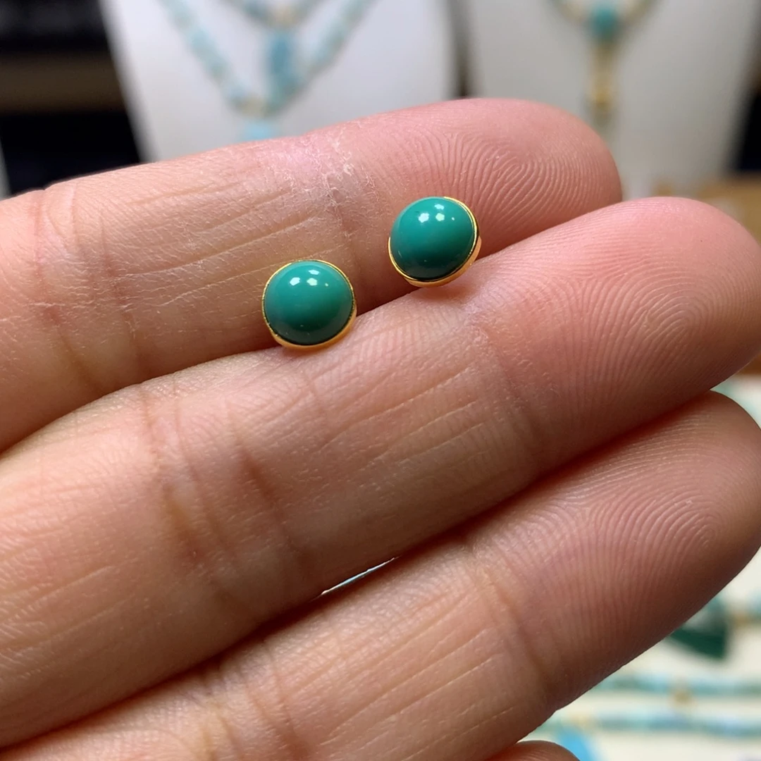 绿松石18K金镶嵌耳钉