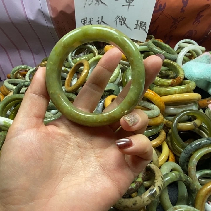 L***y蛇纹石玉未镶嵌手镯