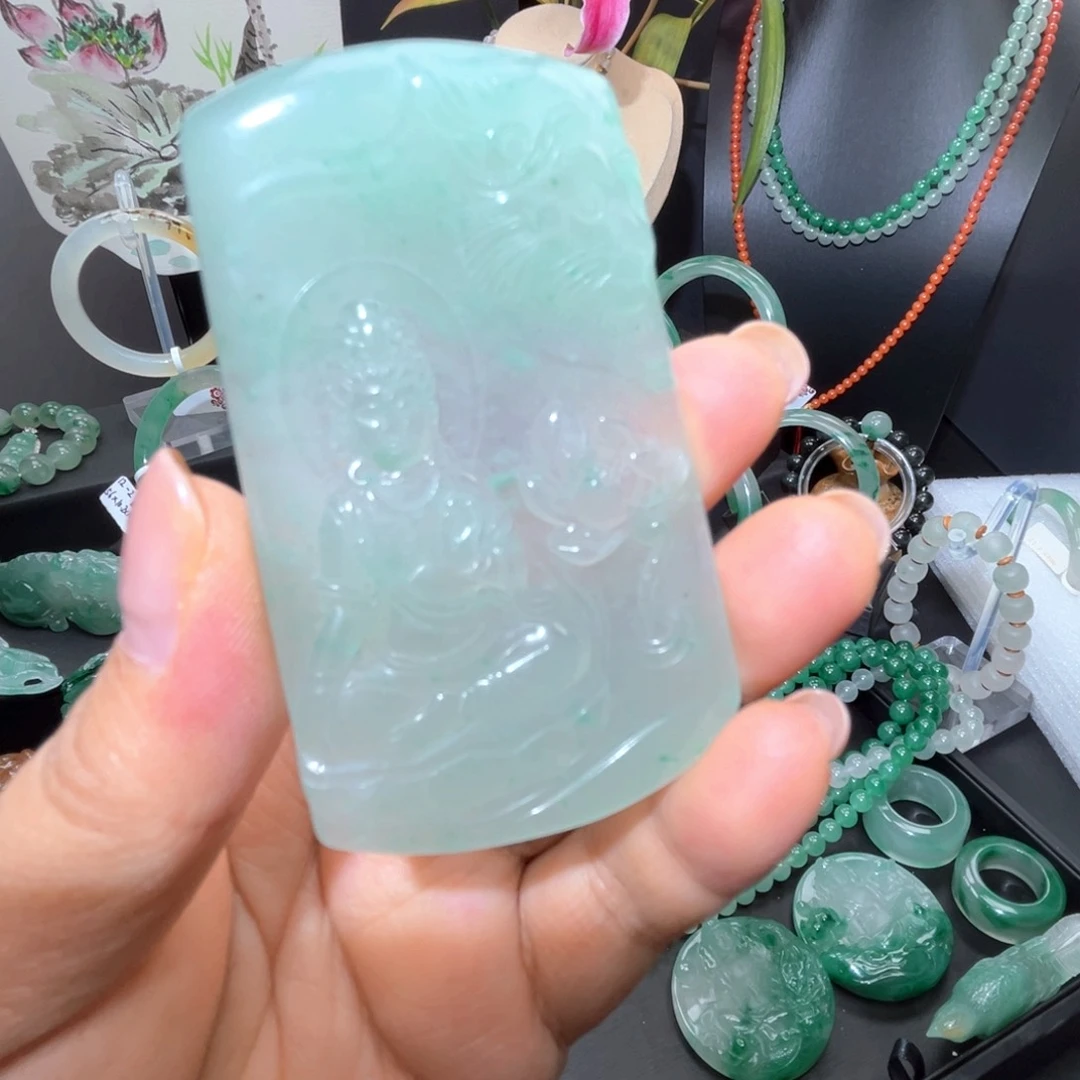 颈饰未镶嵌石英质玉（非洲翠）