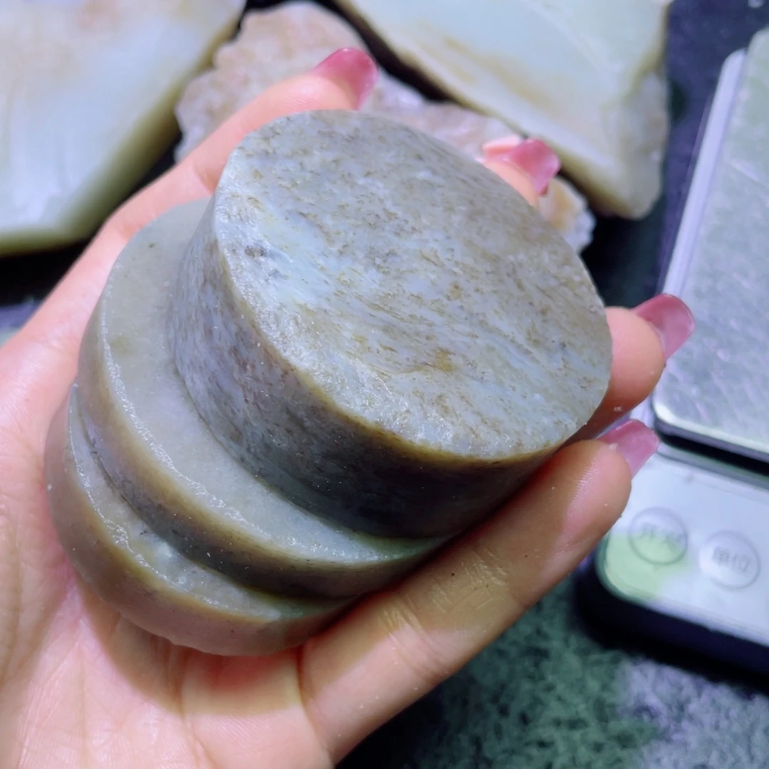 每***好和田玉未镶嵌珠宝半成品