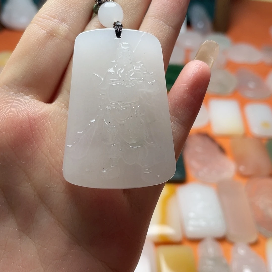 石英质玉（金丝玉）未镶嵌颈饰