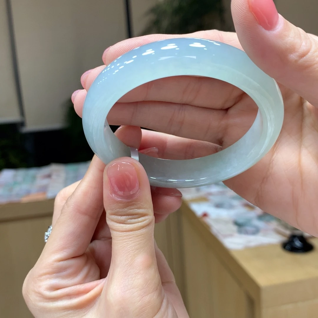 未镶嵌手镯翡翠?****玑不退不换