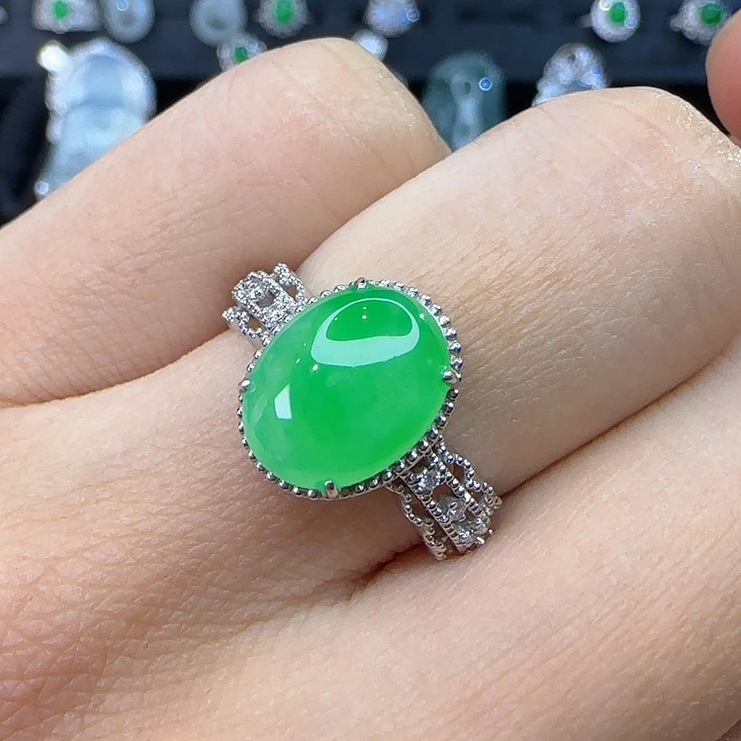 18K金镶嵌戒指翡翠天然翡翠