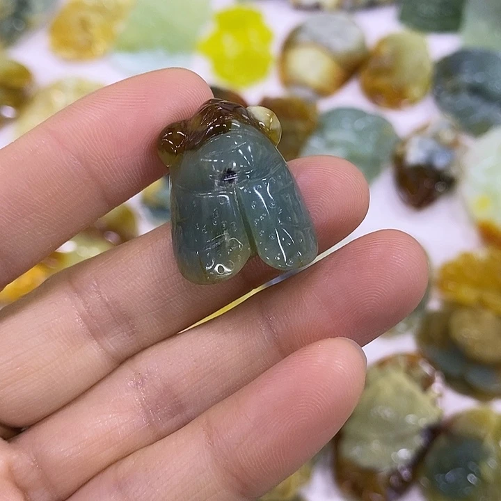 蛇纹石玉合金颈饰
