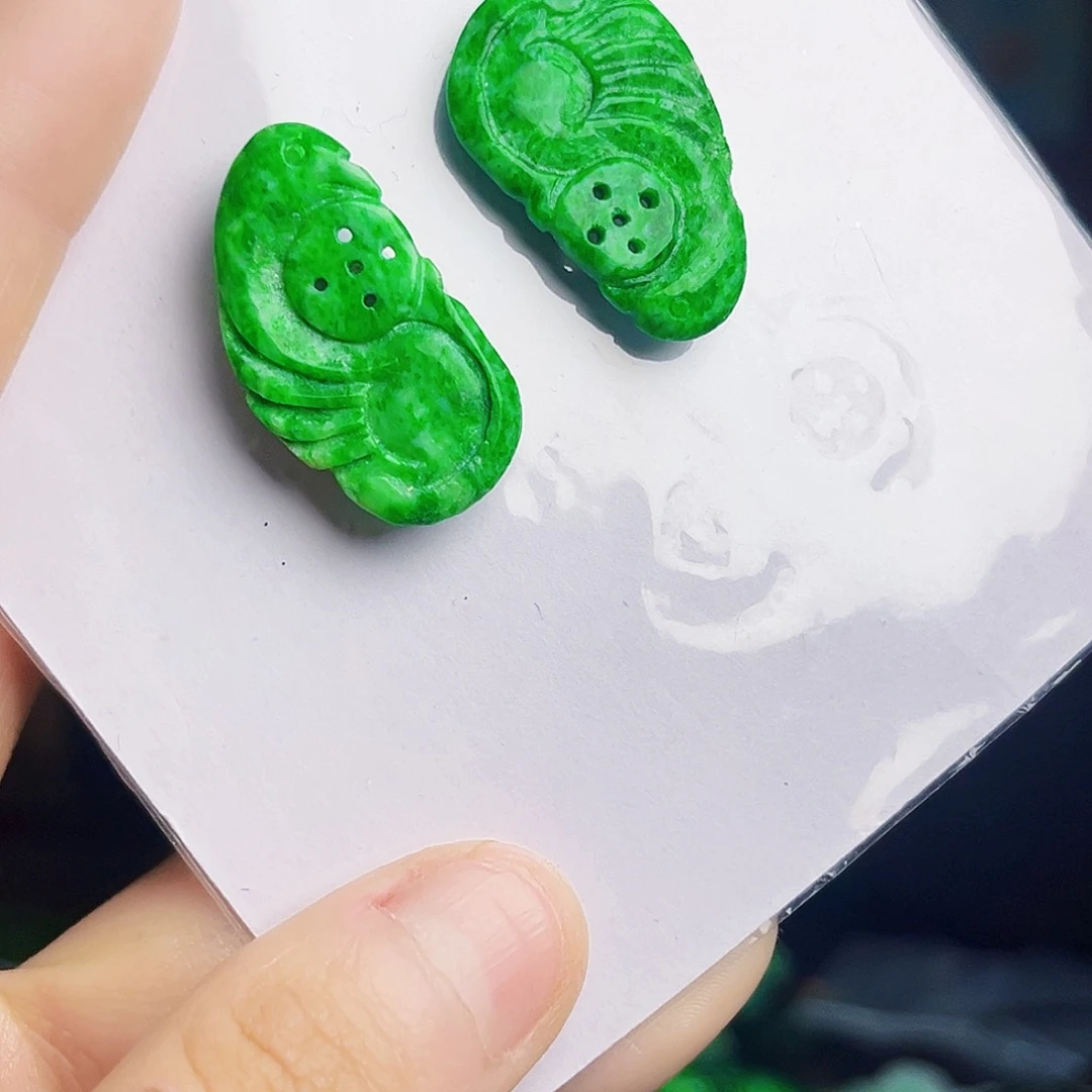 颈饰未镶嵌翡翠多样性