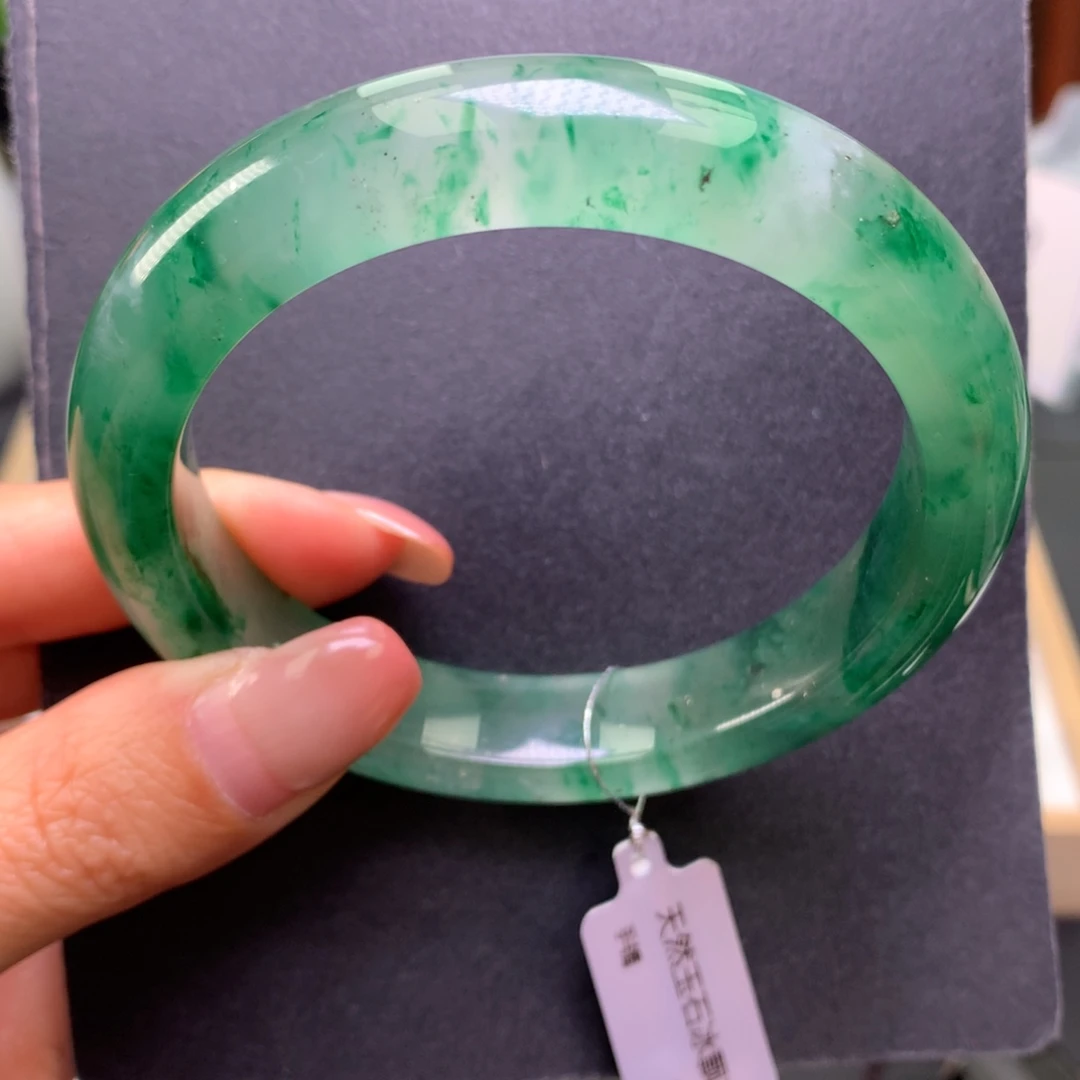 石英质玉（非洲翠）未镶嵌手镯