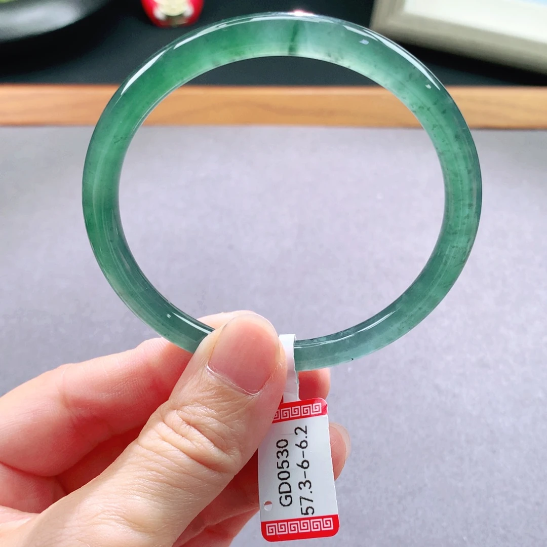 翡翠手镯未镶嵌天然翡翠手镯