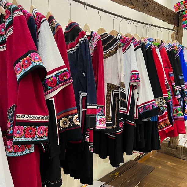 云尚彝裳 彝族服装女士传统长款民族风定制链接