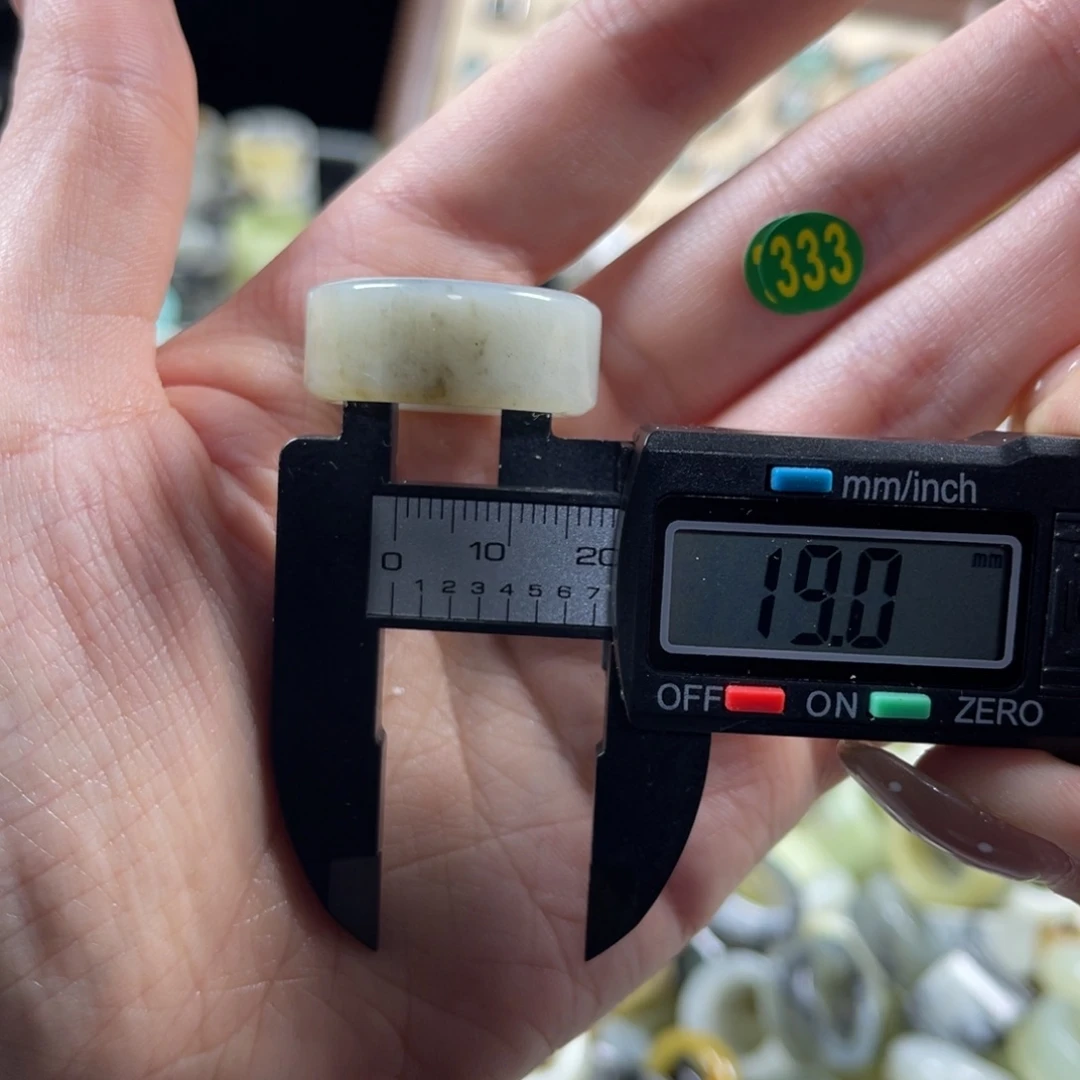 蛇纹石玉未镶嵌戒指