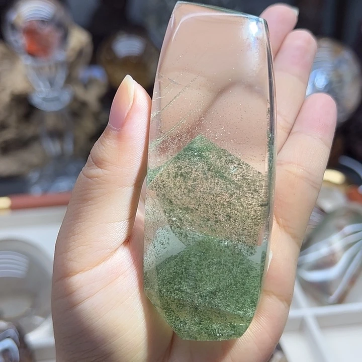 水晶珠宝半成品未镶嵌金字塔绿幽灵