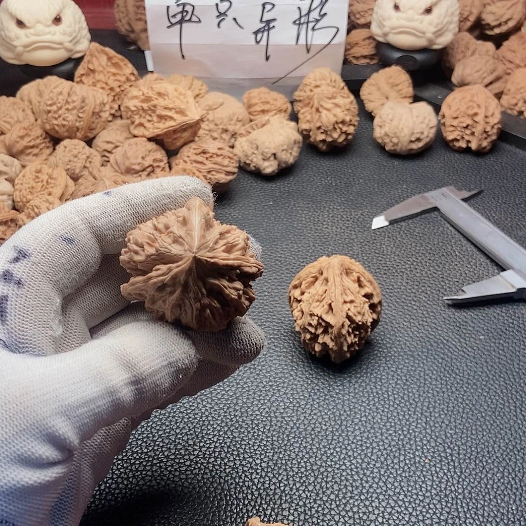 喵***喵文玩核桃吊坠三棱