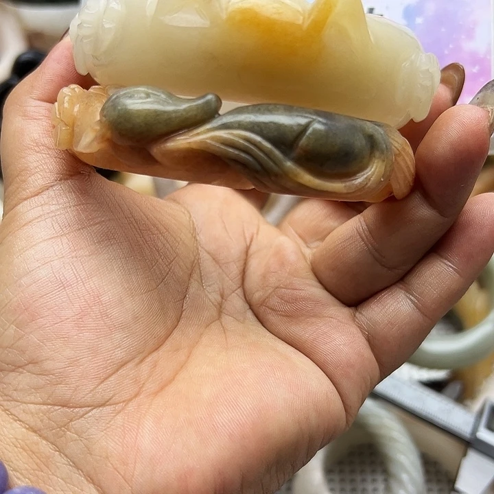 未镶嵌手镯石英岩玉
