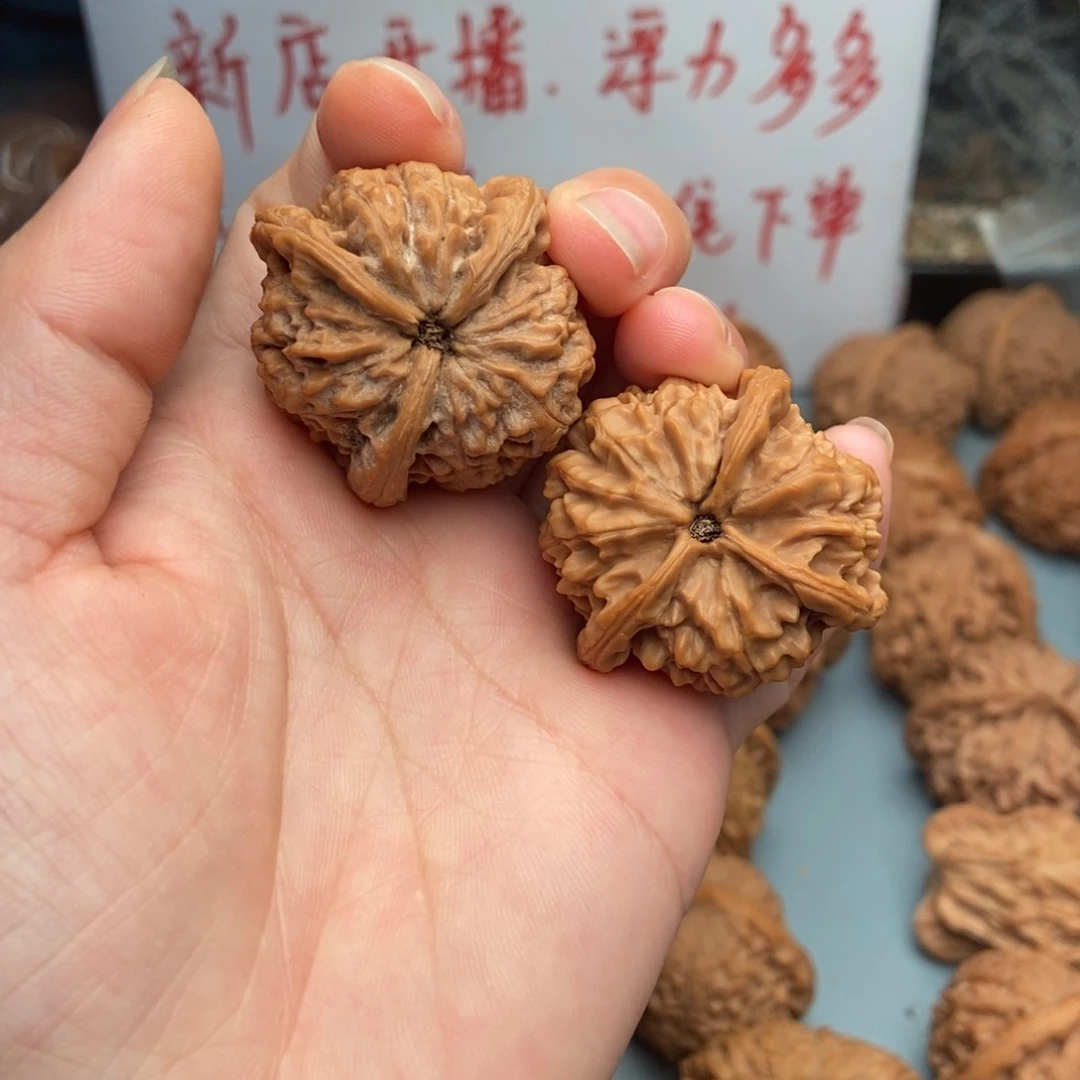 文玩核桃把件36.35玉玺三棱1