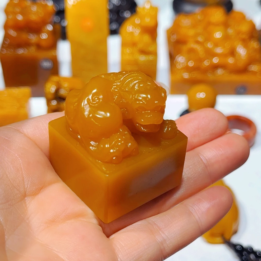 田黄石周****行石雕石雕石雕