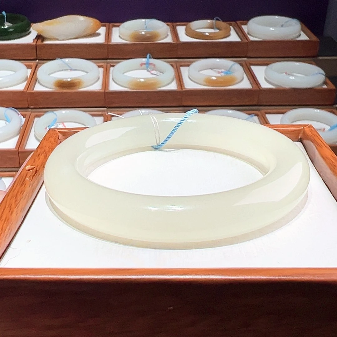 和田玉手镯 55 56未镶嵌