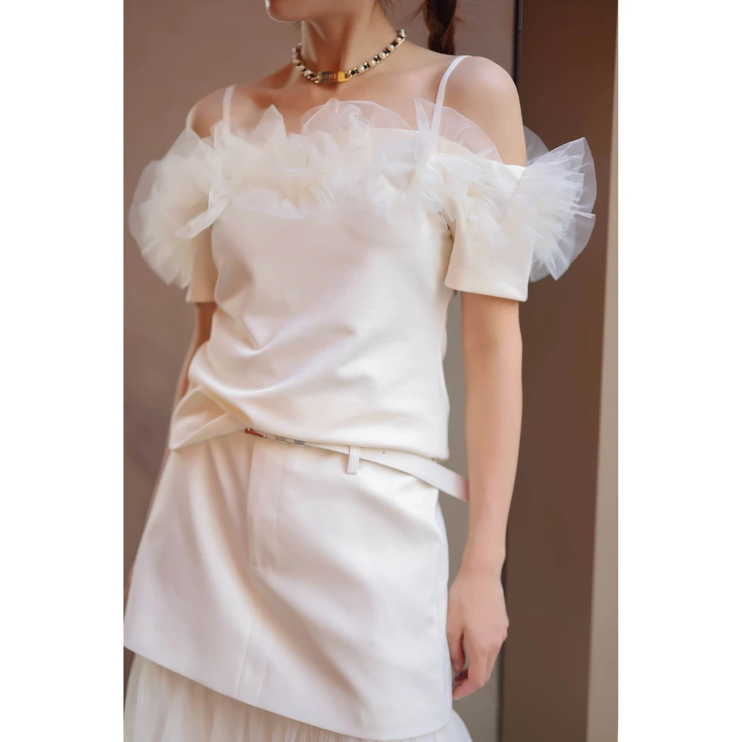 KiKi严选：551-1-XXQ家欧货南夏季百搭拼纱吊带露肩轻奢小衫T恤