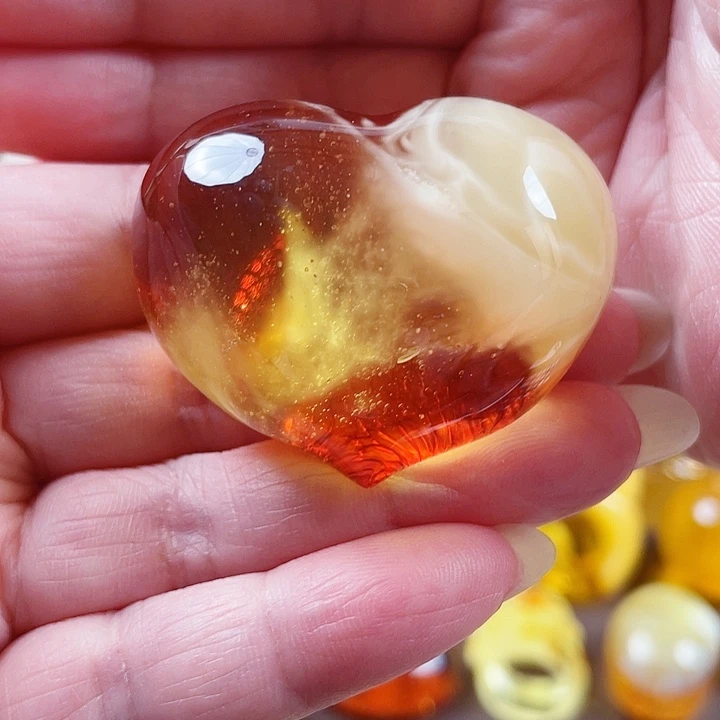 琥珀未镶嵌裸石吊坠