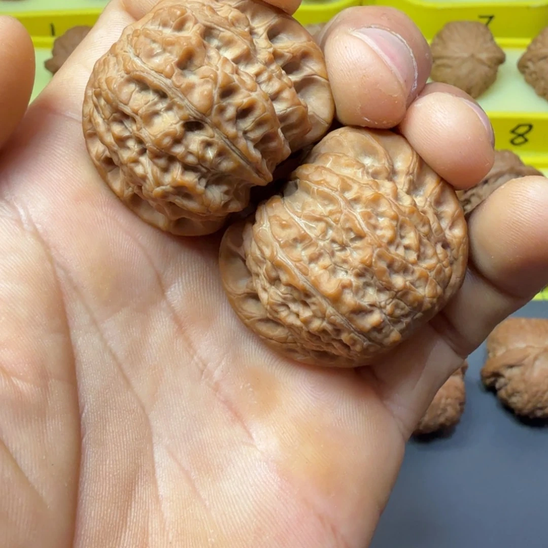 文玩核桃把件全品血麒麟