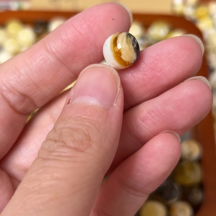 蜜蜡未镶嵌裸石9.9mm一个